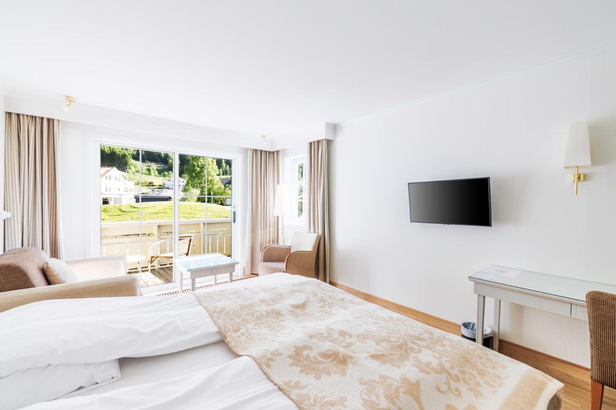 Hotel Loenfjord Loen Ngoại thất bức ảnh