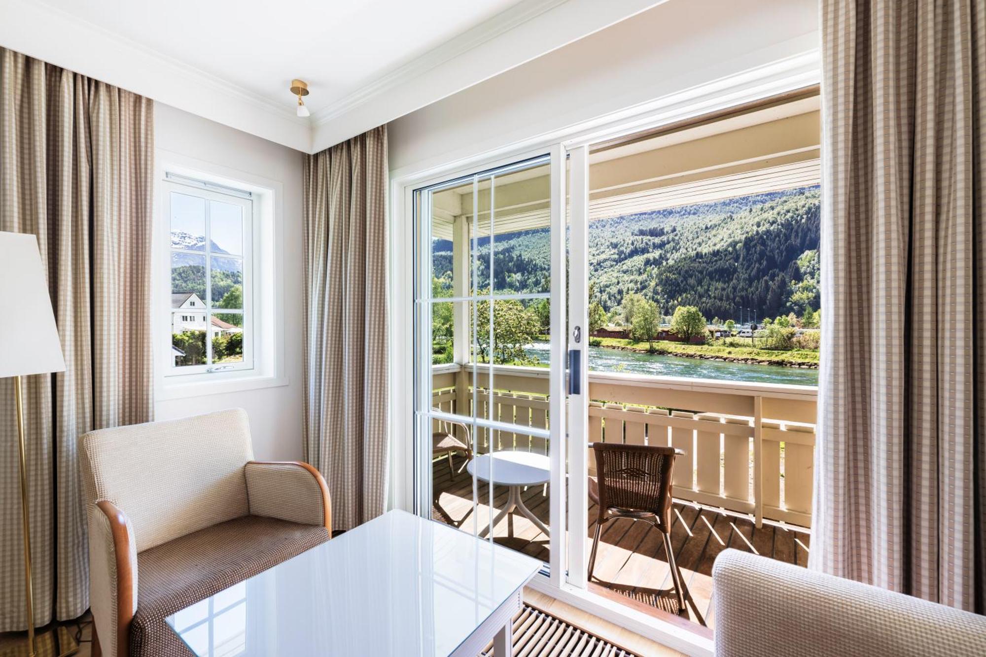 Hotel Loenfjord Loen Ngoại thất bức ảnh
